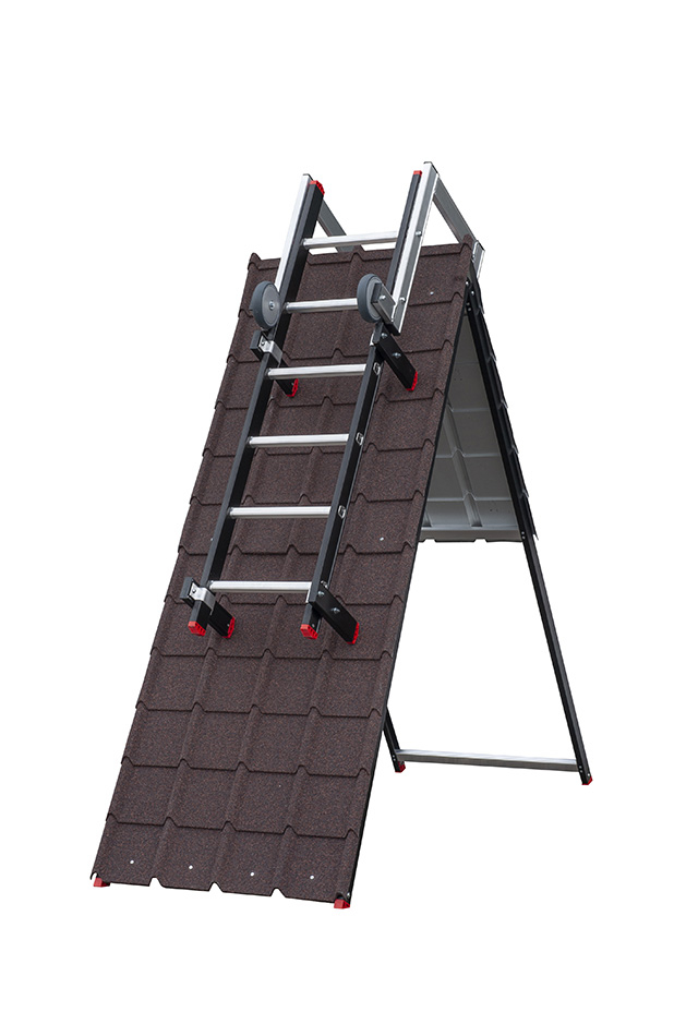 Dakladder 1x18 met nokhaak Veilig werken op schuine daken